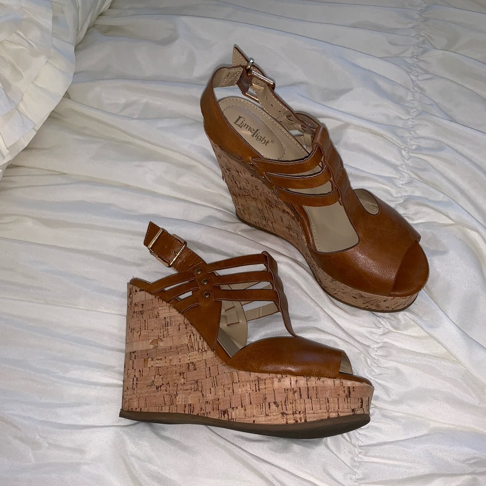 Brown, cork wedge